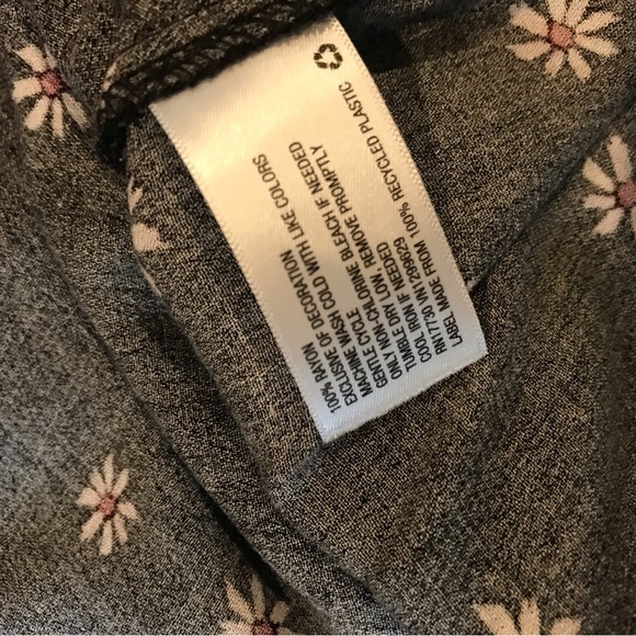 Cold shoulder dress black with pink flowers 🌸 - Picture 5 of 6